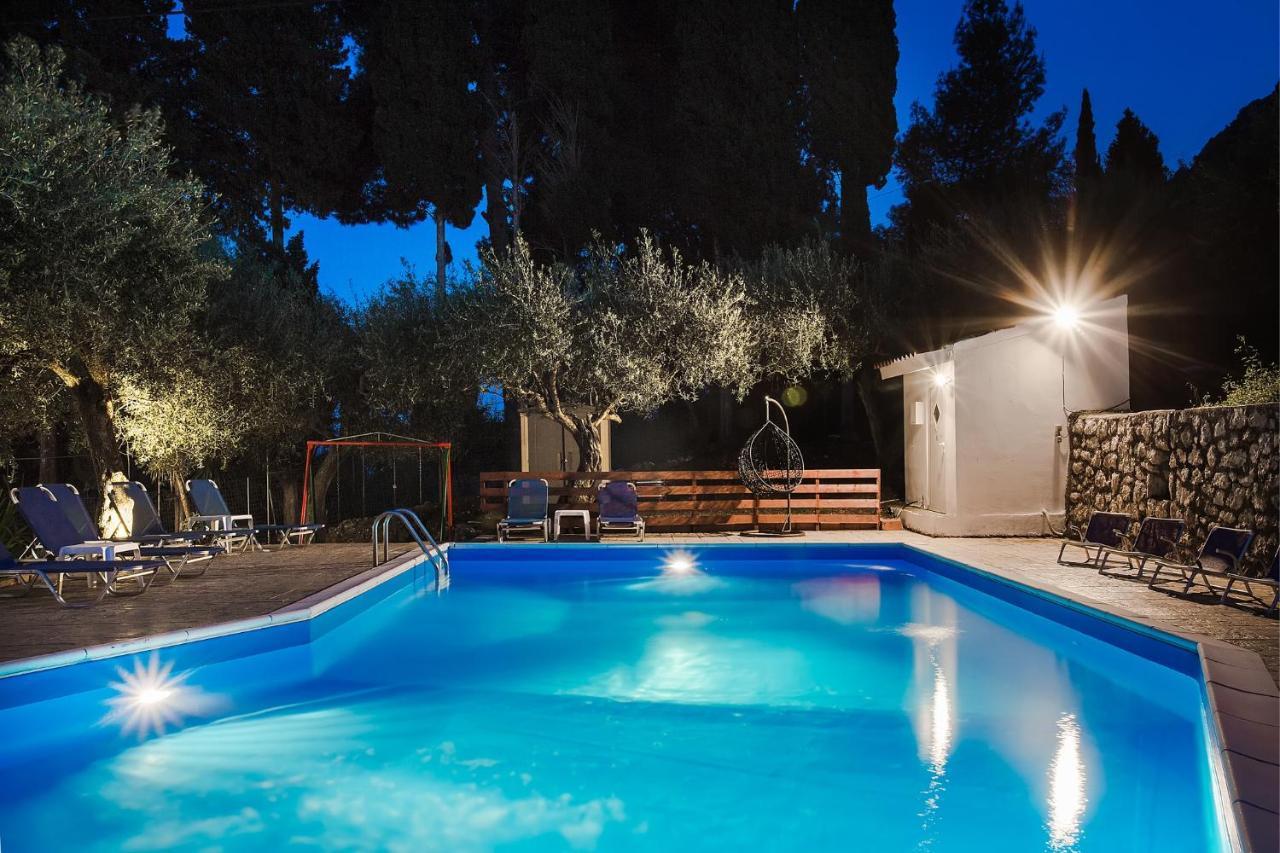 Olive Grove Poolside Apartments Benitses  Exterior foto