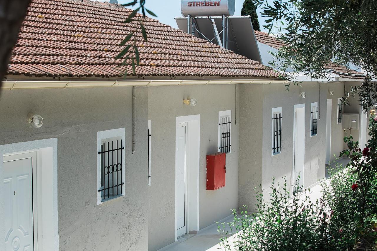 Olive Grove Poolside Apartments Benitses  Exterior foto